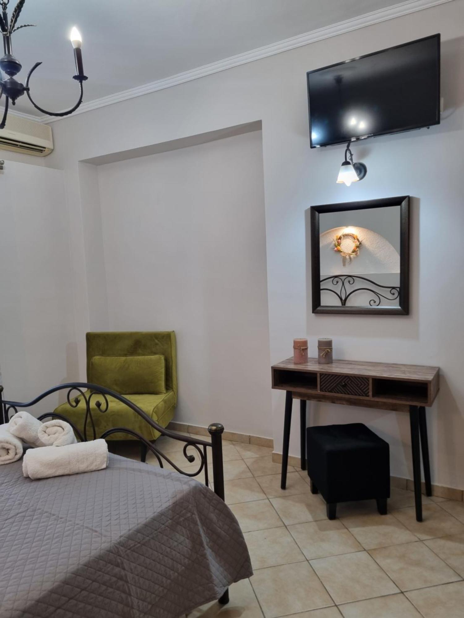 Marathon Studios & Apartments Keri ห้อง รูปภาพ