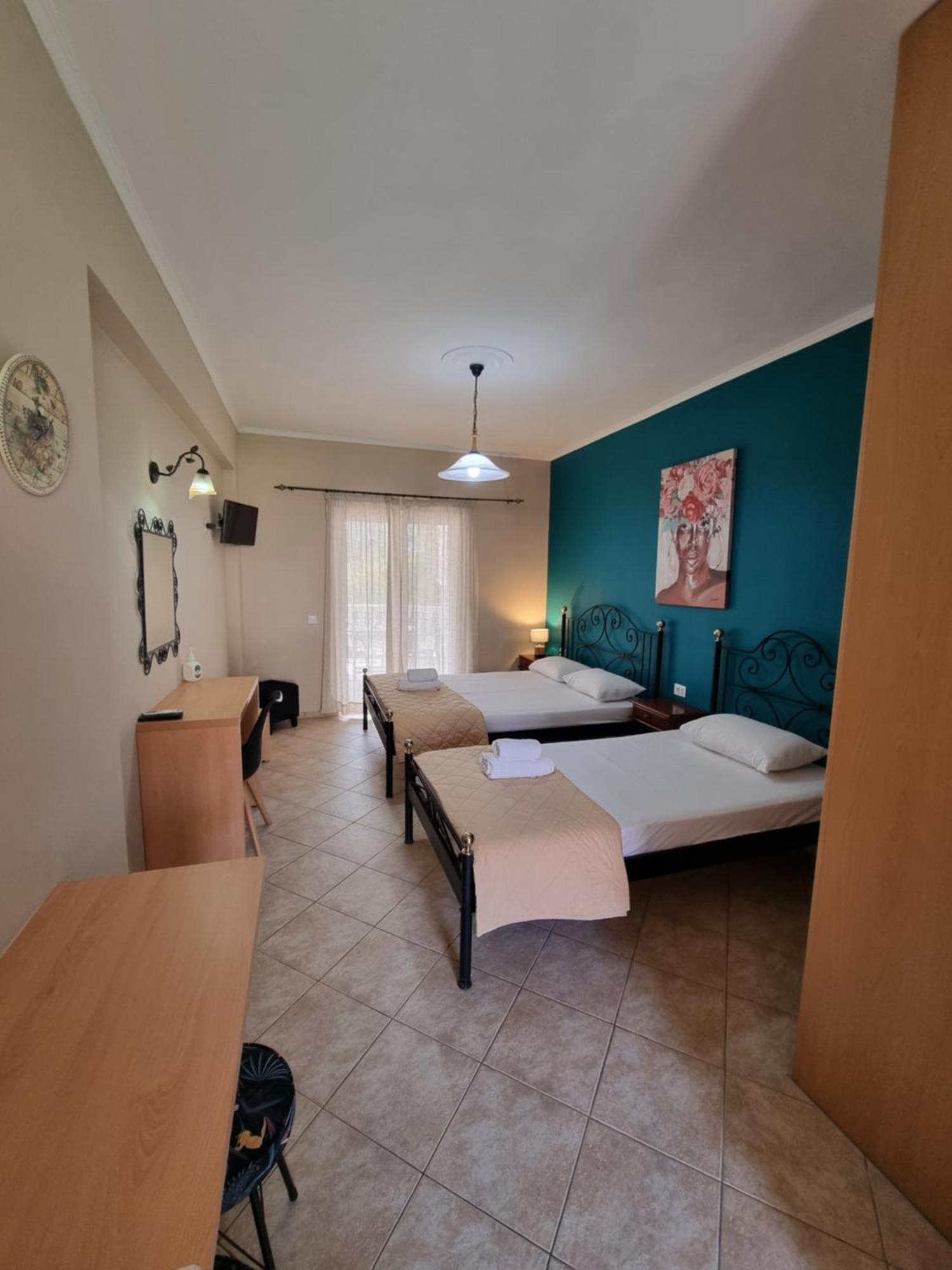 Marathon Studios & Apartments Keri ห้อง รูปภาพ