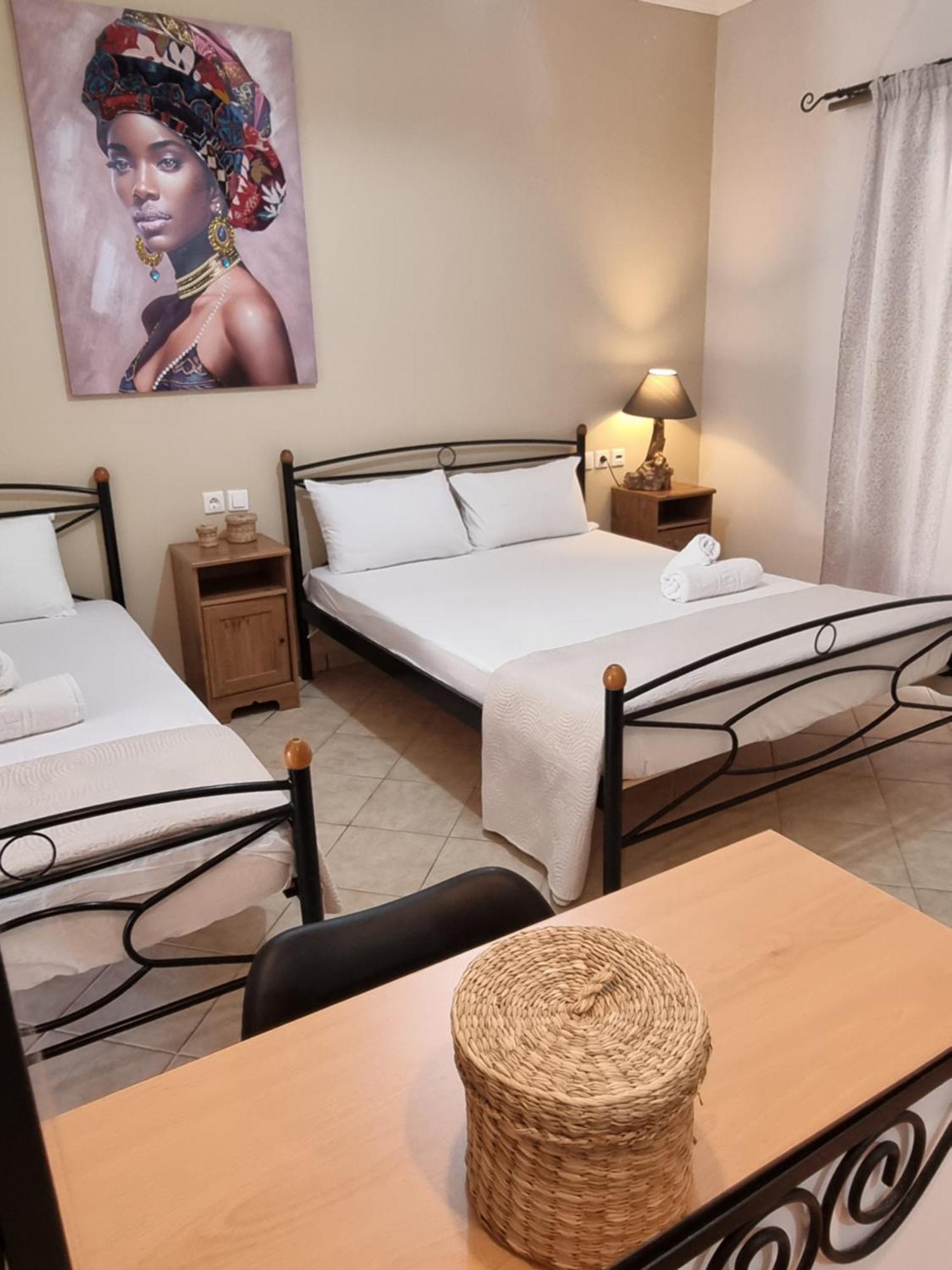Marathon Studios & Apartments Keri ห้อง รูปภาพ